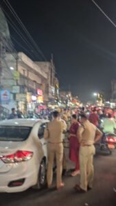 SSP हरिद्वार के आदेशानुसार क्षेत्राधिकारी ज्वालापुर के निर्देशन में अतिक्रमण करने वाले दुकानदारों के विरुद्ध पुलिस अधिनियम/एमबी एक्ट में की गई कार्रवाई