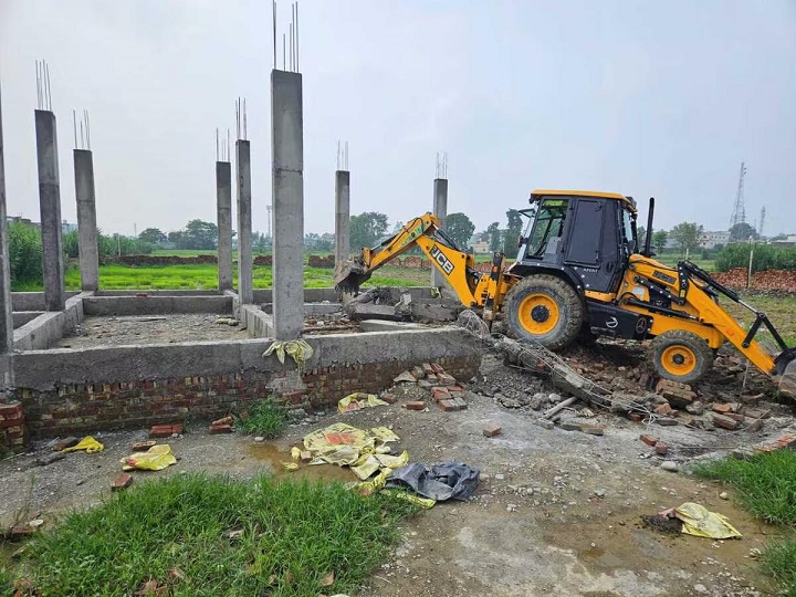 सेलाकुई: अतिक्रमण हटाओ अभियान के तहत श्मशान भूमि खाली कराई गई