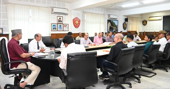 शहीदों को श्रद्धांजलि के लिए भव्य तैयारी, मंत्री जोशी ने की समीक्षा बैठक