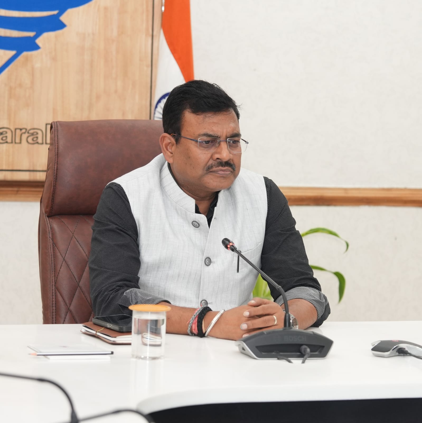 जॉलीग्रांट एयरपोर्ट पर हाउस ऑफ हिमालयाज का पहला एक्सक्लूसिव आउटलेट उद्घाटित