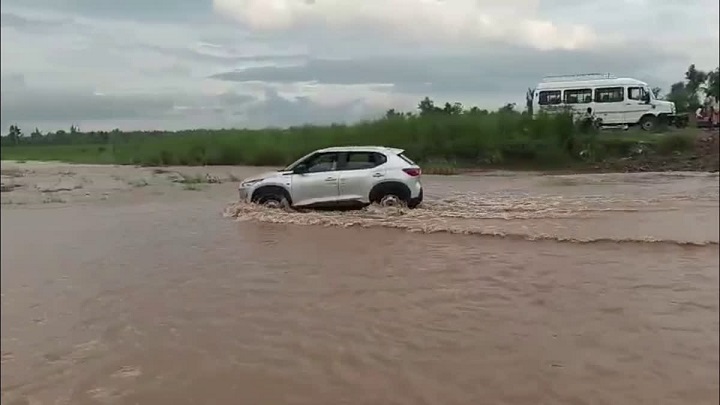 आवाजाही ठप, कोटद्वार-नजीबाबाद हाईवे बना संकट का रास्ता