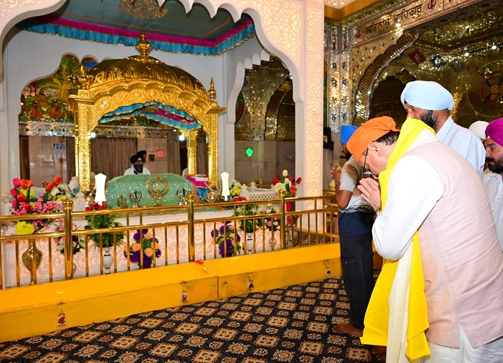 पुष्कर सिंह धामी ने दिया सौहार्द का संदेश, की बच्चों से आत्मीय भेंट