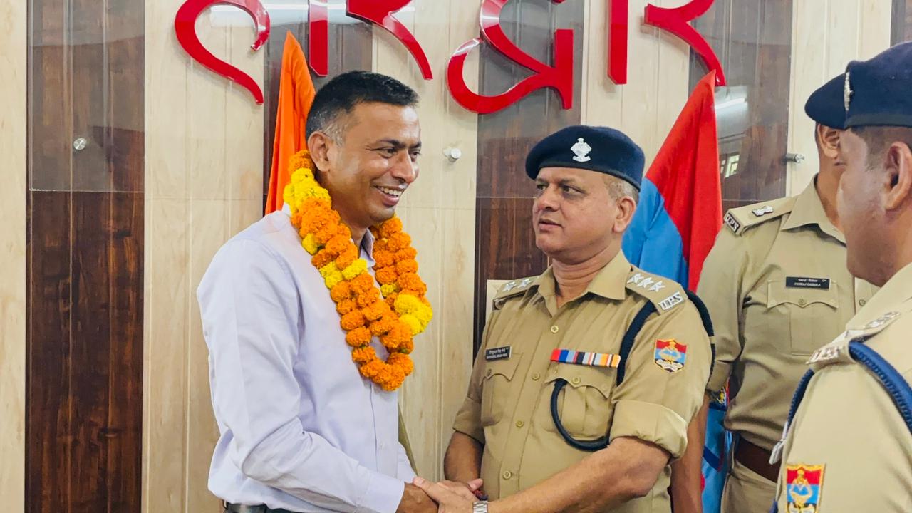 एसएसपी डोबाल सहित अन्य अधिकारियों ने दी मंगल शुभकामनाएं