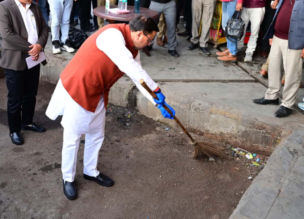 मुख्यमंत्री पुष्कर सिंह धामी का मुख्य फोकस अब 2027 के विधानसभा चुनावों पर रहेगा, क्योंकि जीत की स्थिति में ही वे दोबारा मुख्यमंत्री पद संभाल पाएंगे। वहीं, कुंभ की तैयारी को लेकर हर अखाड़े ने 5–5 करोड़ रुपये की माँग रखी है