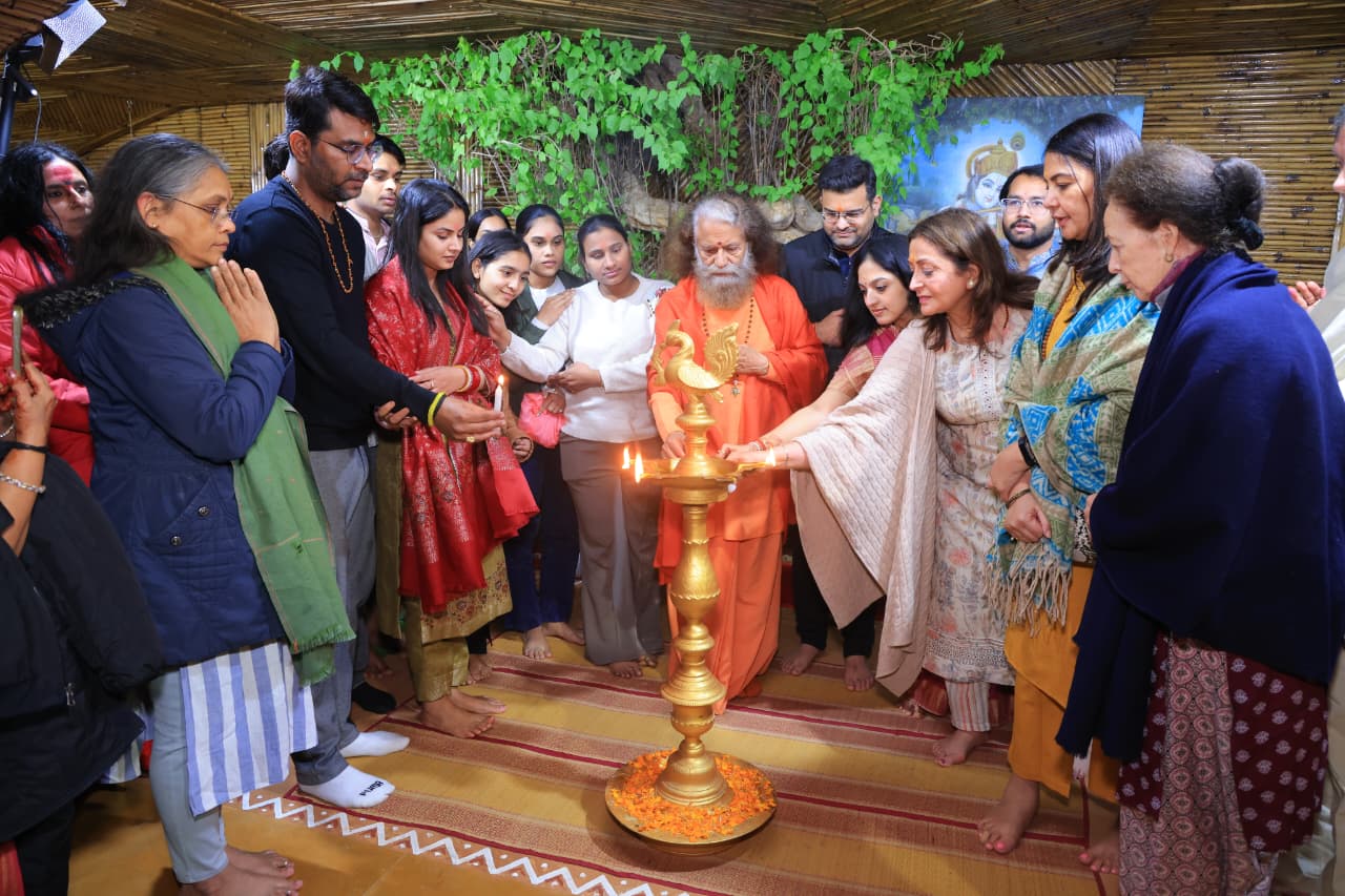 परमार्थ निकेतन में मेदांता, गुरुग्राम के प्रसिद्ध चिकित्सकों के कुशल मार्गदर्शन में दो दिवसीय चिकित्सा शिविर आयोजित किया गया