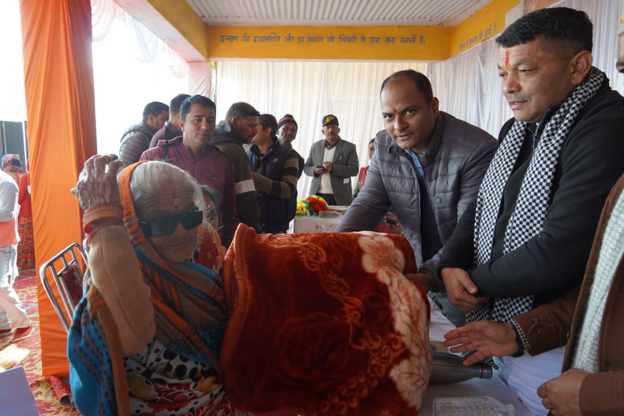 नेपाल सीमा से लगे गुमदेश के धौनी शिलिंग गांव में सरकार जनता के द्वार