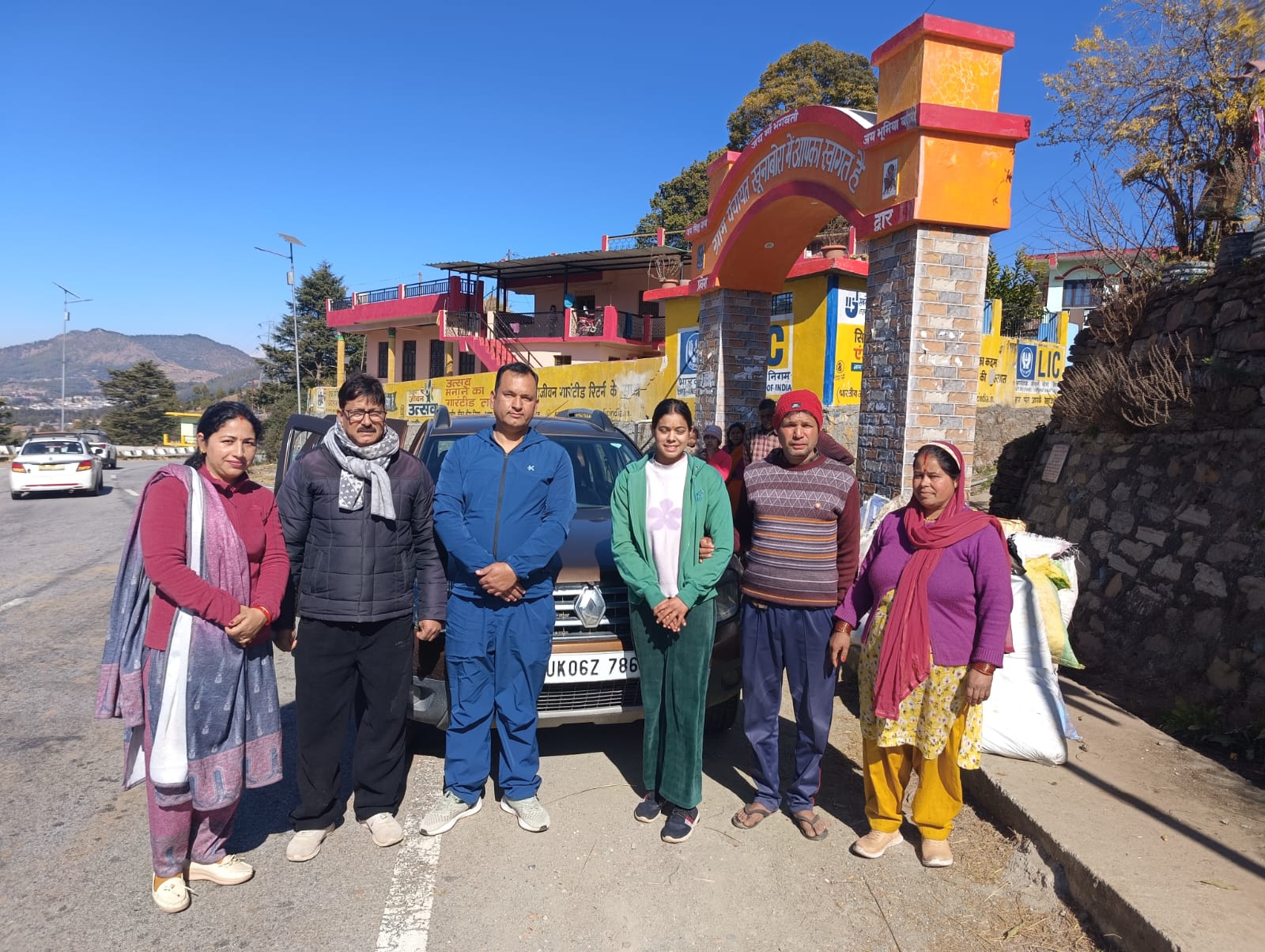 चंपावत की होनहार छात्रा ने राज्य स्तर पर किया उत्कृष्ट प्रदर्शन, मार्गदर्शक शिक्षक प्रकाश चन्द्र उपाध्याय के साथ देहरादून में करेंगी जिले का प्रतिनिधित्व।