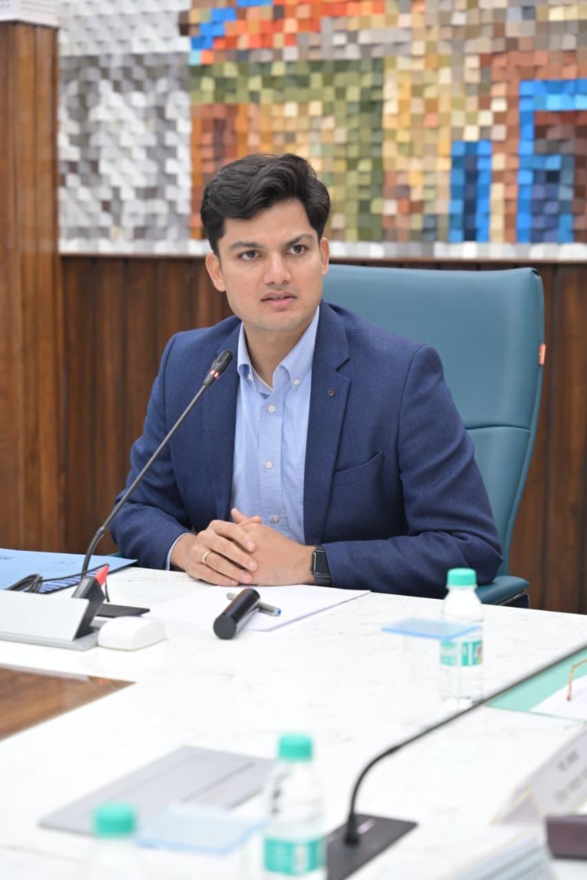 जिलाधिकारी ने अगले तीन दिनों में रोस्टर उपलब्ध कराने के दिए निर्देश