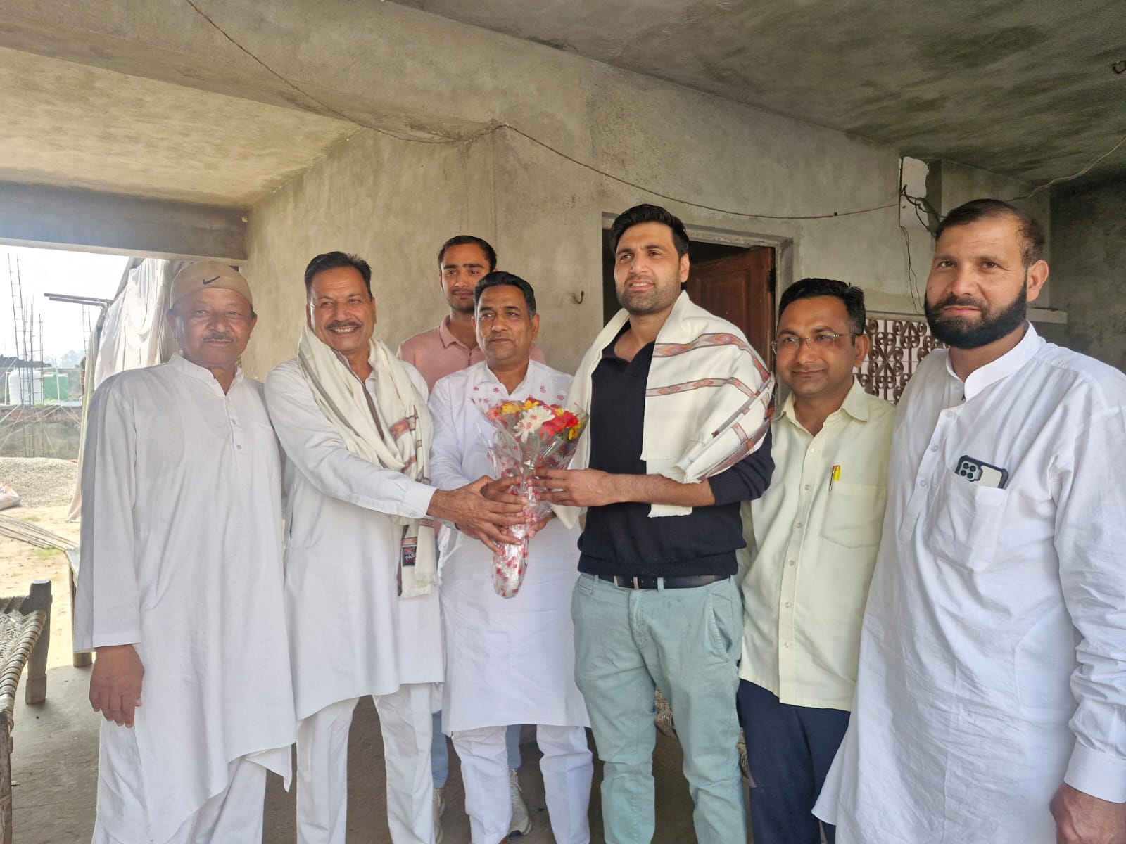 नगर पंचायत कलियर के मुक़र्रबपुर निवासी किसान इब्दुर्रह्मान के पुत्र मो. शोएब ने उत्तराखंड लोकसेवा आयोग ( यूकेपीएससी) परीक्षा में सफलता प्राप्त कर क्षेत्र का नाम रोशन किया है