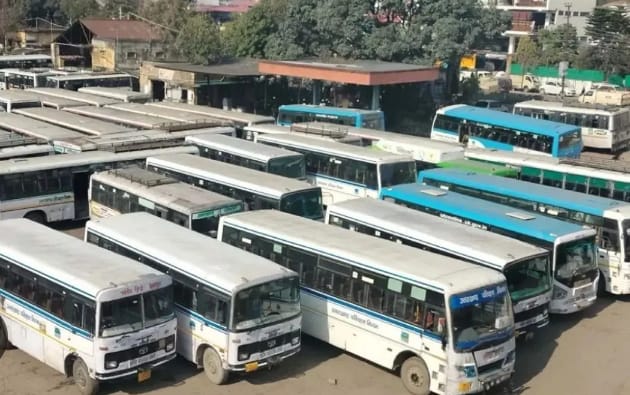 नवरात्र में भी नहीं सुधरी बस सेवा, हल्द्वानी–रीठा साहिब रूट पर यात्रियों की परेशानी चरम पर
