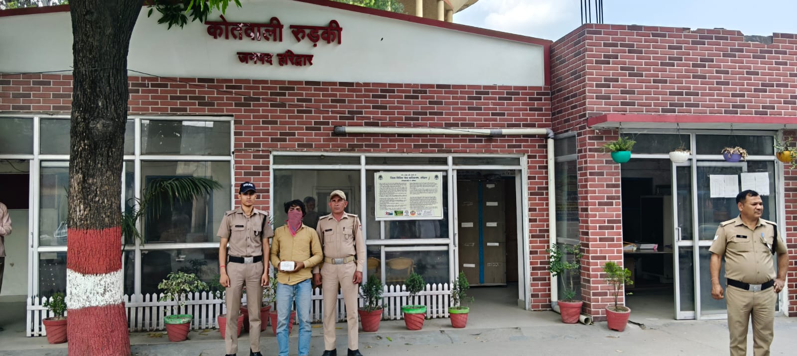 रुड़की पुलिस ने 10.87 ग्राम स्मैक के साथ तस्कर को दबोचा
