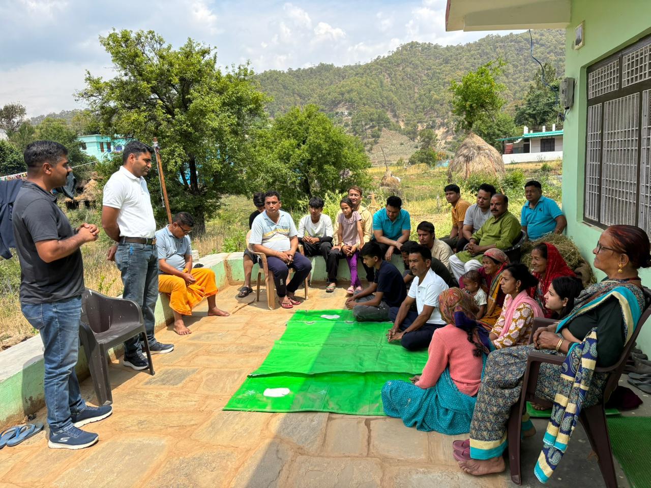 पाटिया में किसानों को संतुलित उर्वरक उपयोग के प्रति किया जागरूक