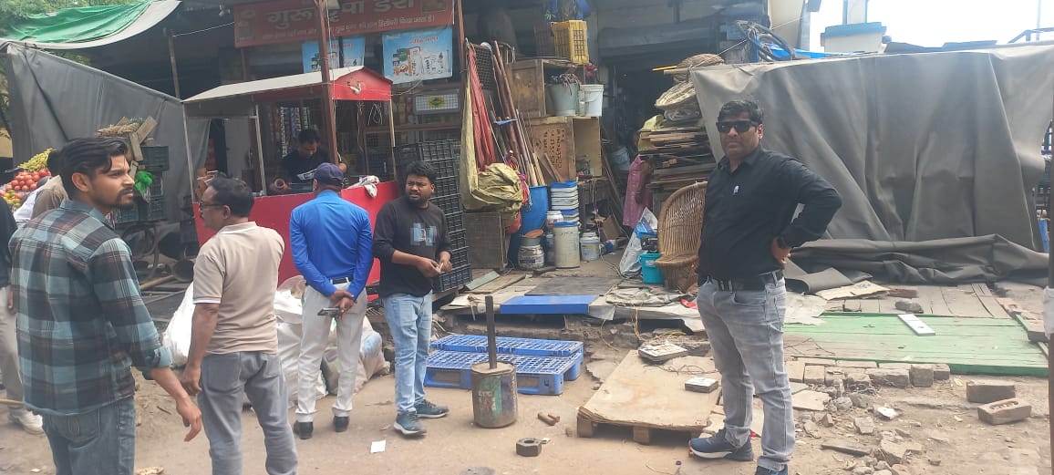 नगर निगम द्वारा अतिक्रमण के खिलाफ की गई कार्रवाई