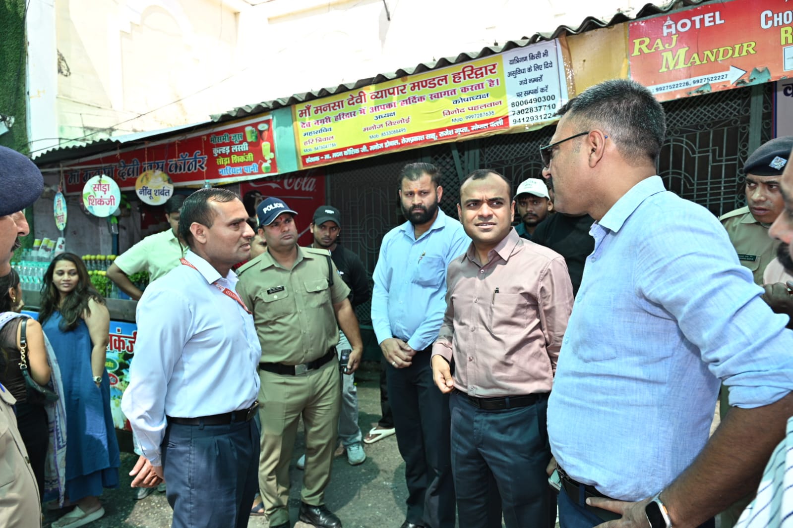 अपर रोड,मां मनसा देवी उड़न खटोला आधी क्षेत्र का जिलाधिकारी मयूर दीक्षित एवं वरिष्ठ पुलिस अधीक्षक नवनीत सिंह भुल्लर ने किया निरीक्षण