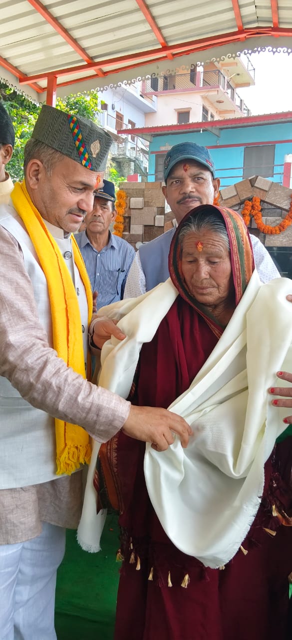 शहीद दिनेश बिष्ट के अदम्य साहस और शौर्य को किया नमन