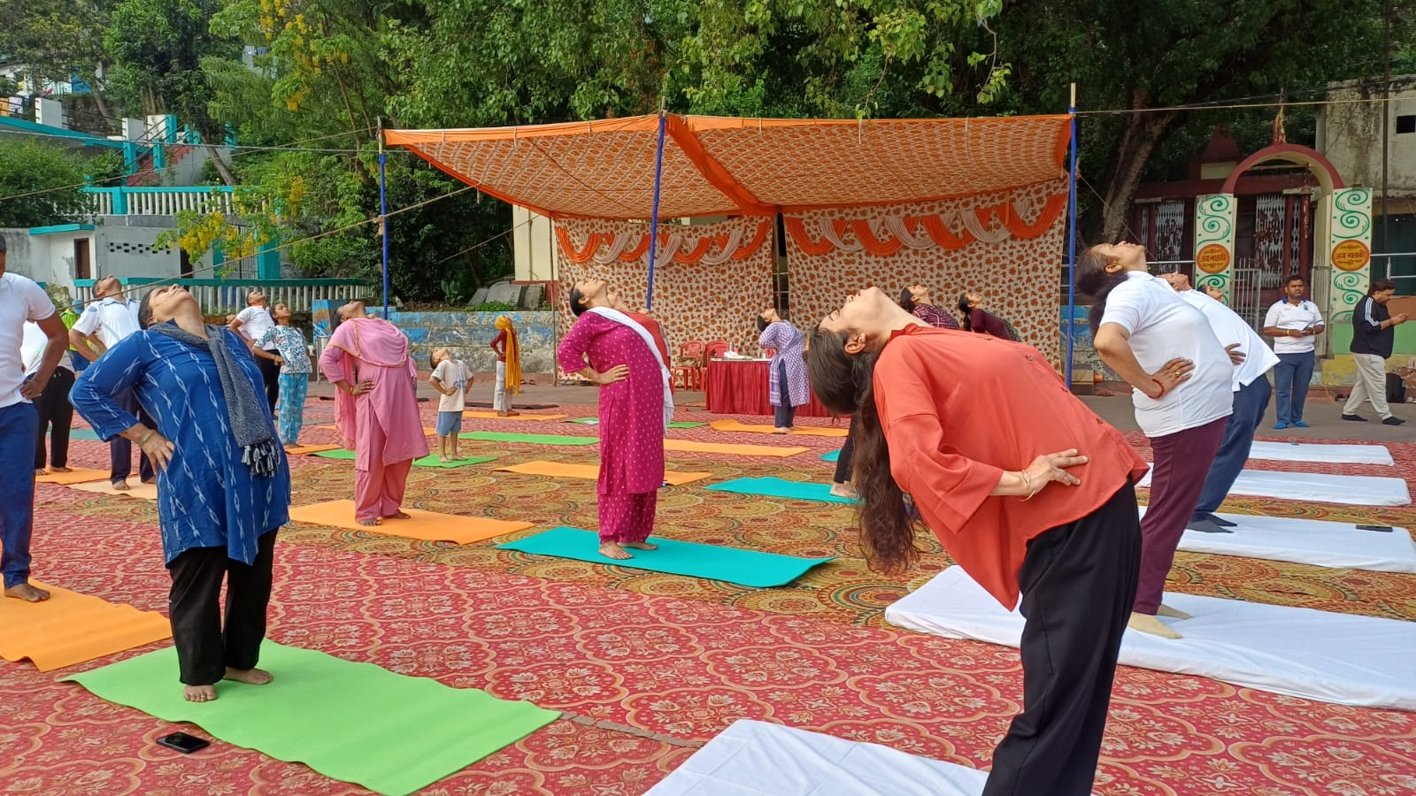 योग दिवस: शारदा घाट में 92 लोगों ने किया सामूहिक योगाभ्यास