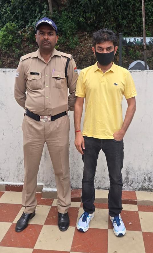 कोतवाली लैंसडाउन पुलिस ने आपरेशन प्रहार के तहत एक वारंटी को गिरफ्तार किया है